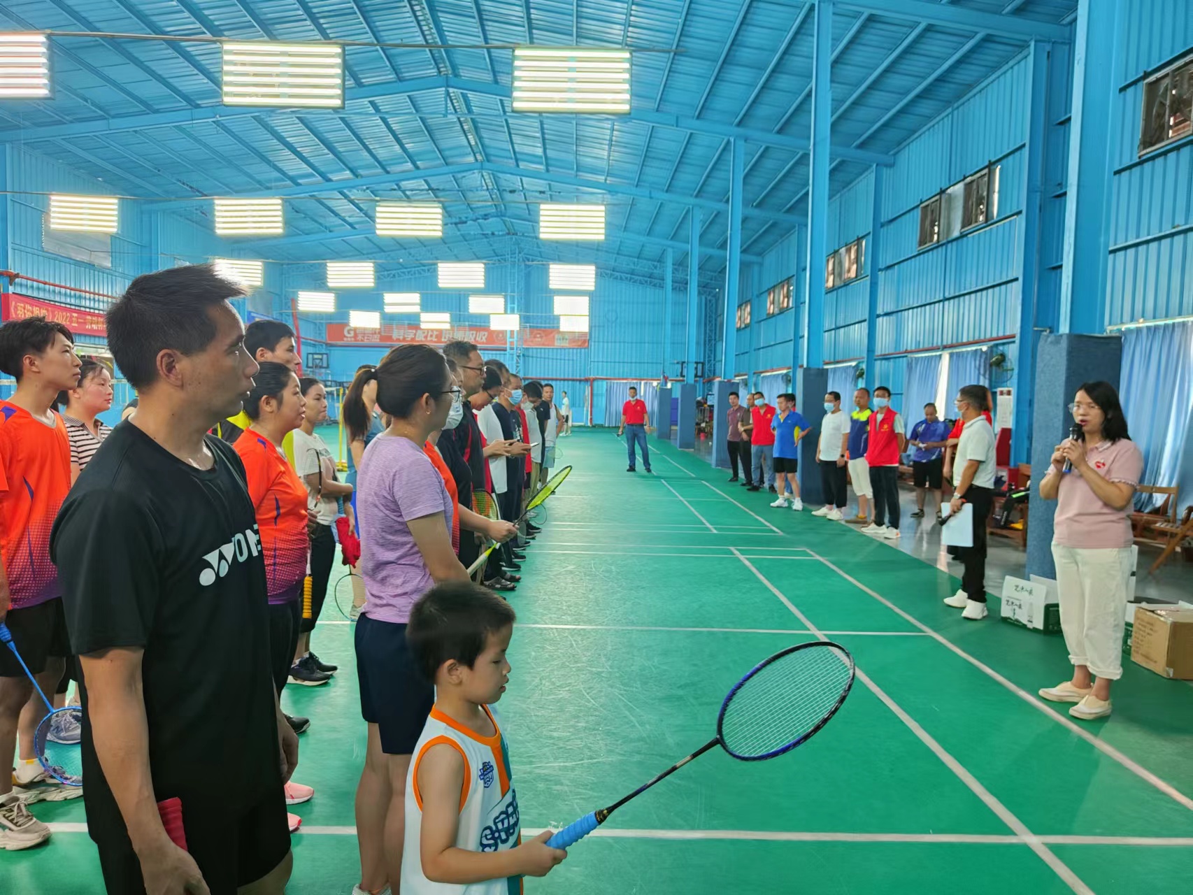 2.“羽”你同行,與黨同心——羽毛球友誼賽.jpg 2.“羽”你同行,與黨同心——羽毛球友誼賽.jpg